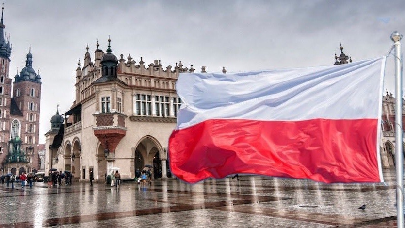  بولندا تحتجز مواطناً روسياً للاشتباه في قرصنة أنظمة شركات محلية