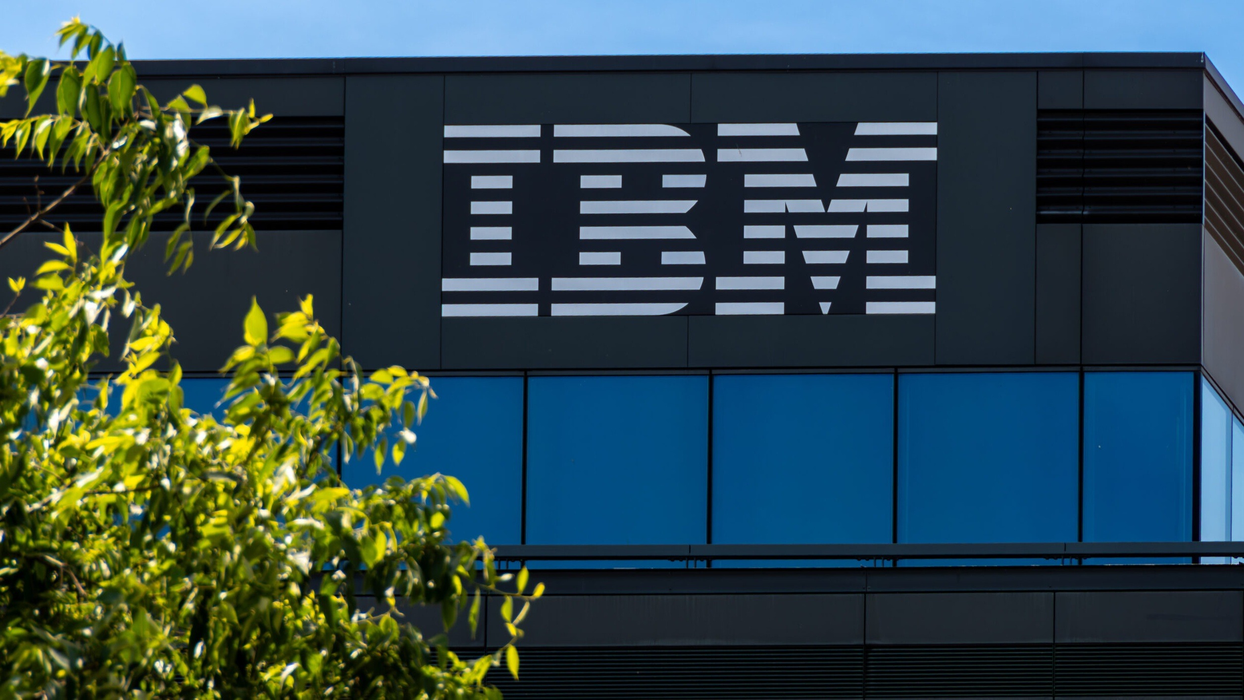 IBM تحذر من ثغرة خطيرة في API Connect تسمح بتجاوز المصادقة عن بُعد