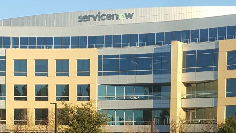 ثغرة خطيرة في منصة الذكاء الاصطناعي لـ ServiceNow تسمح بانتحال هوية المستخدمين